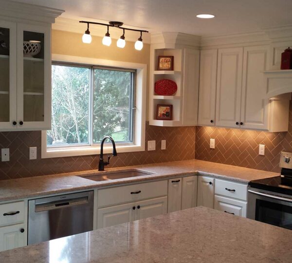 Cedar Hills Kitchen Remodel with Traditional Style