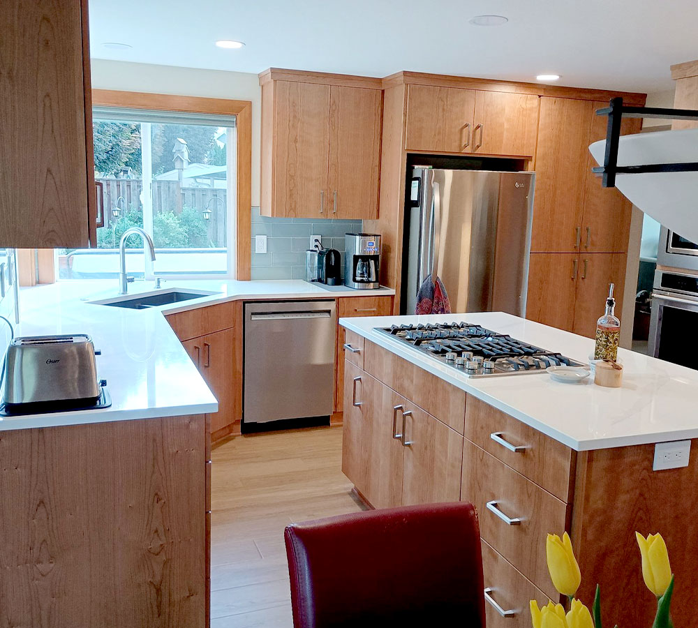 Classic Kitchen Remodel with Island in Tigard