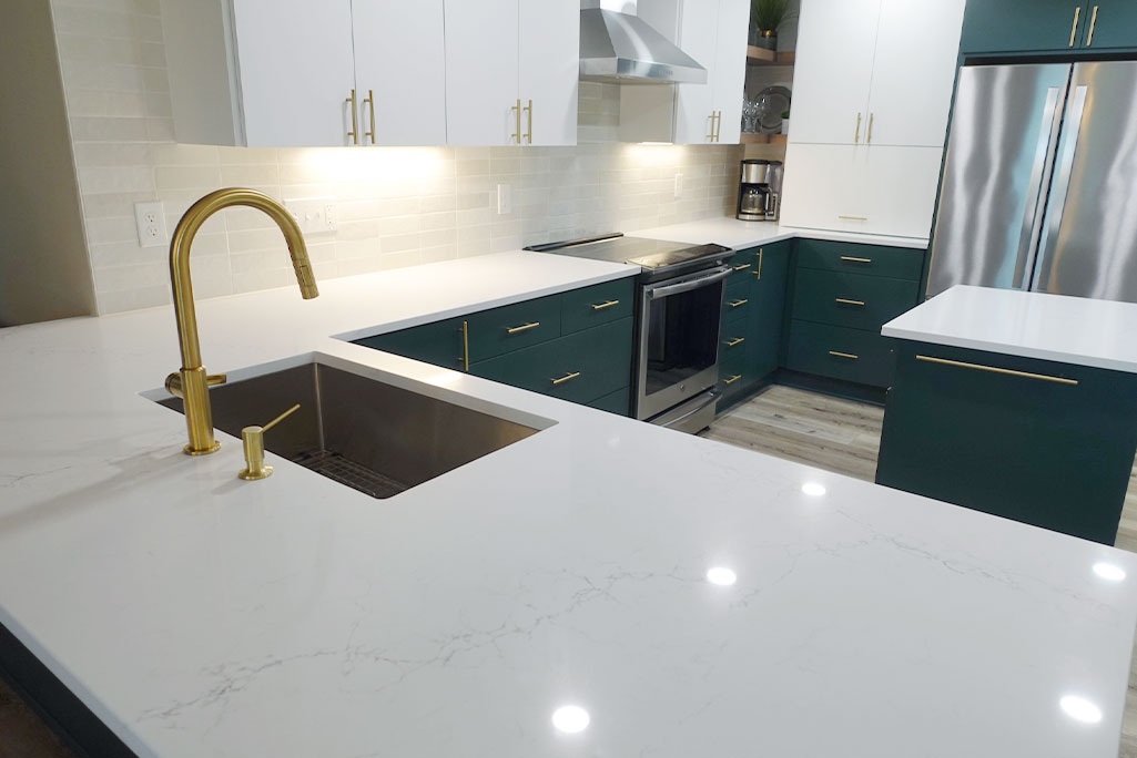 Tigard OR Kitchen Remodel with Modern Quartz Counters Tigard OR Kitchen Remodel with Modern Quartz Counters